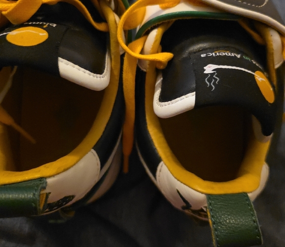 Stylish Black and White Sneakers - Picture 10 of 11